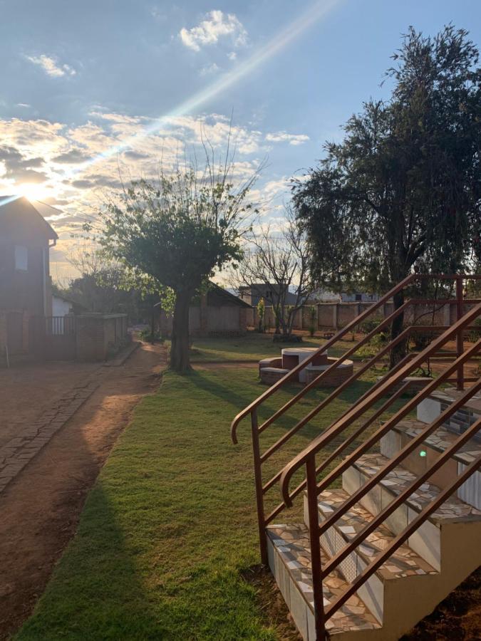 Ferienwohnung Lycee Picot De Cloriviere Dont Les Revenus Financent L'Education Des Eleves Antsirabe Exterior foto